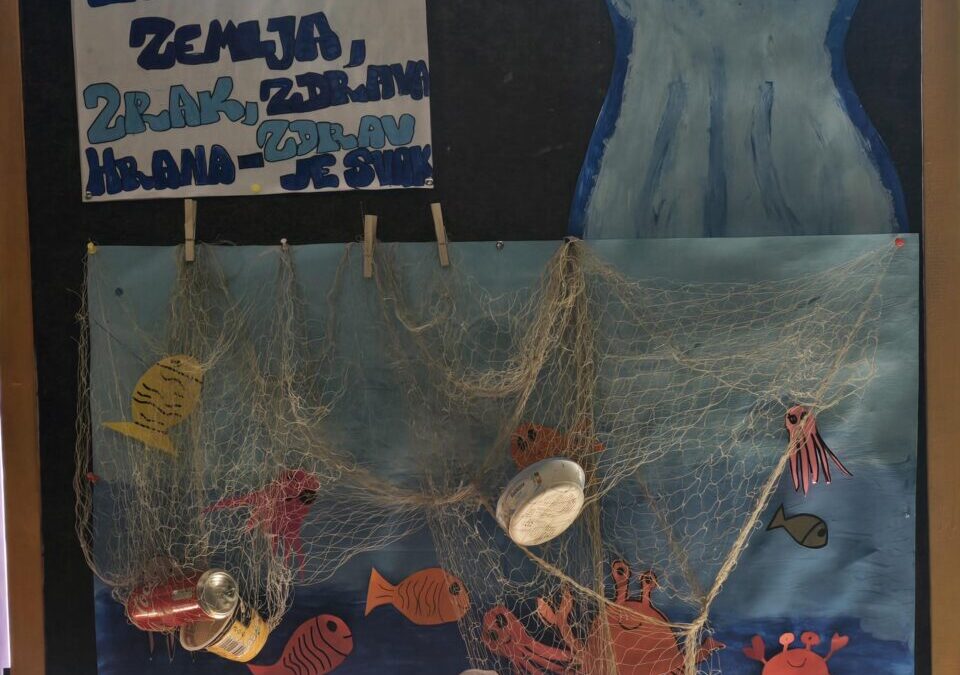 IZLOŽBA UČENIČKIH RADOVA POVODOM DANA PLANETA ZEMLJE